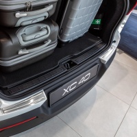 NEREZ kryt prahu zadn�ch dve�� TOP Style Volvo XC40 -- od roku v�roby 2018-