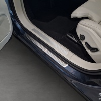 Nerez kryty prahů Lines Volvo XC60 II / R-Design / Plug-In Hybrid -- rok výroby 2017-21 / 2021- Nerez kryty prahů Lines Volvo XC60 II / R-Design / Plug-In Hybrid -- rok výroby 2017-21 / 2021-