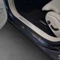 Nerez kryty prahů černé Lines Volvo XC60 II / R-Design / Plug-In Hybrid -- rok výroby 2017-21 / 2021- Nerez kryty prahů černé Lines Volvo XC60 II / R-Design / Plug-In Hybrid -- rok výroby 2017-21 / 2021-