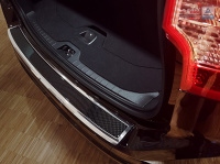 Kryt prahu zadních dveří Deluxe Volvo XC60 -- od roku výroby 2013- (chrom / černý carbon) Kryt prahu zadních dveří Deluxe Volvo XC60 -- od roku výroby 2013- (chrom / černý carbon)