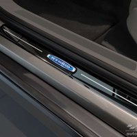 Nerez kryty prahů černé lesklé (modré logo Hybrid) Volvo V90 -- od roku výroby 2016- Nerez kryty prahů černé lesklé (modré logo Hybrid) Volvo V90 -- od roku výroby 2016-